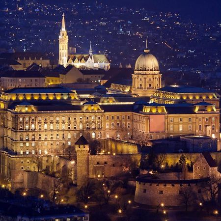 Luxe, Historic Home Downtown Landmarks 19 Century Budapeste Exterior foto