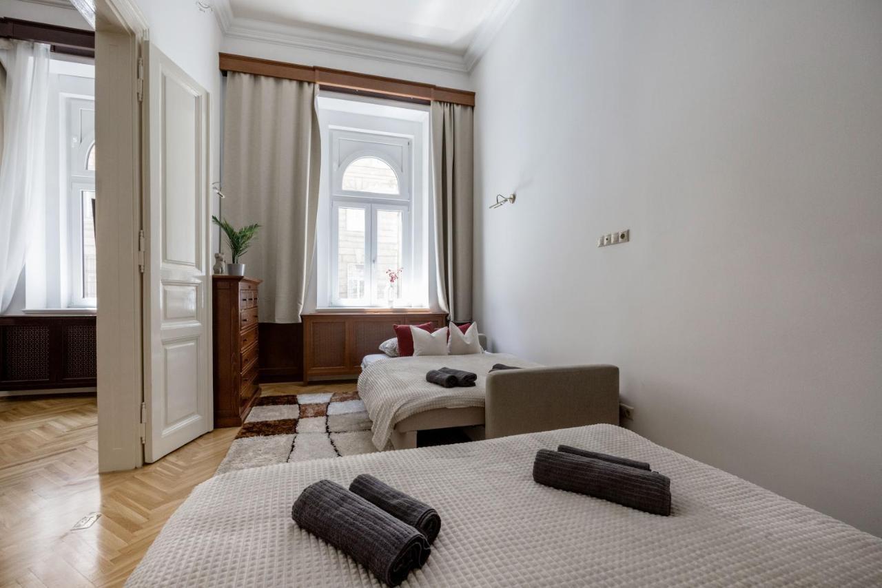 Luxe, Historic Home Downtown Landmarks 19 Century Budapeste Exterior foto