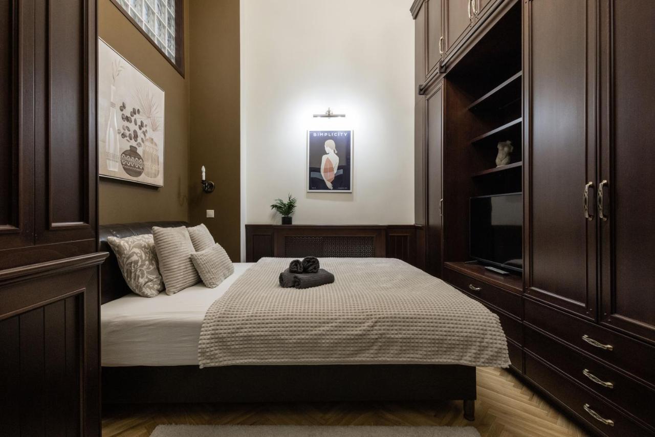 Luxe, Historic Home Downtown Landmarks 19 Century Budapeste Exterior foto